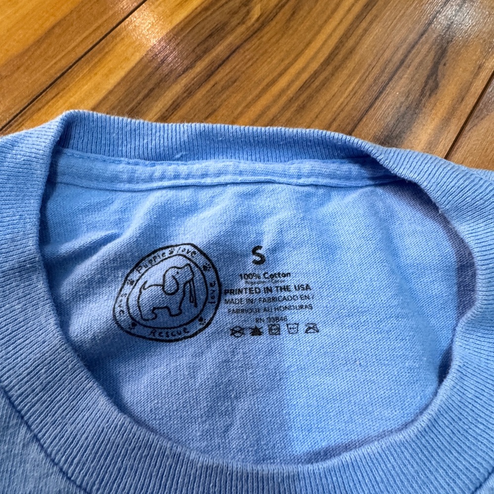 Puppie Love Blue Graphic Tee Delaware - Picture 3 of 3